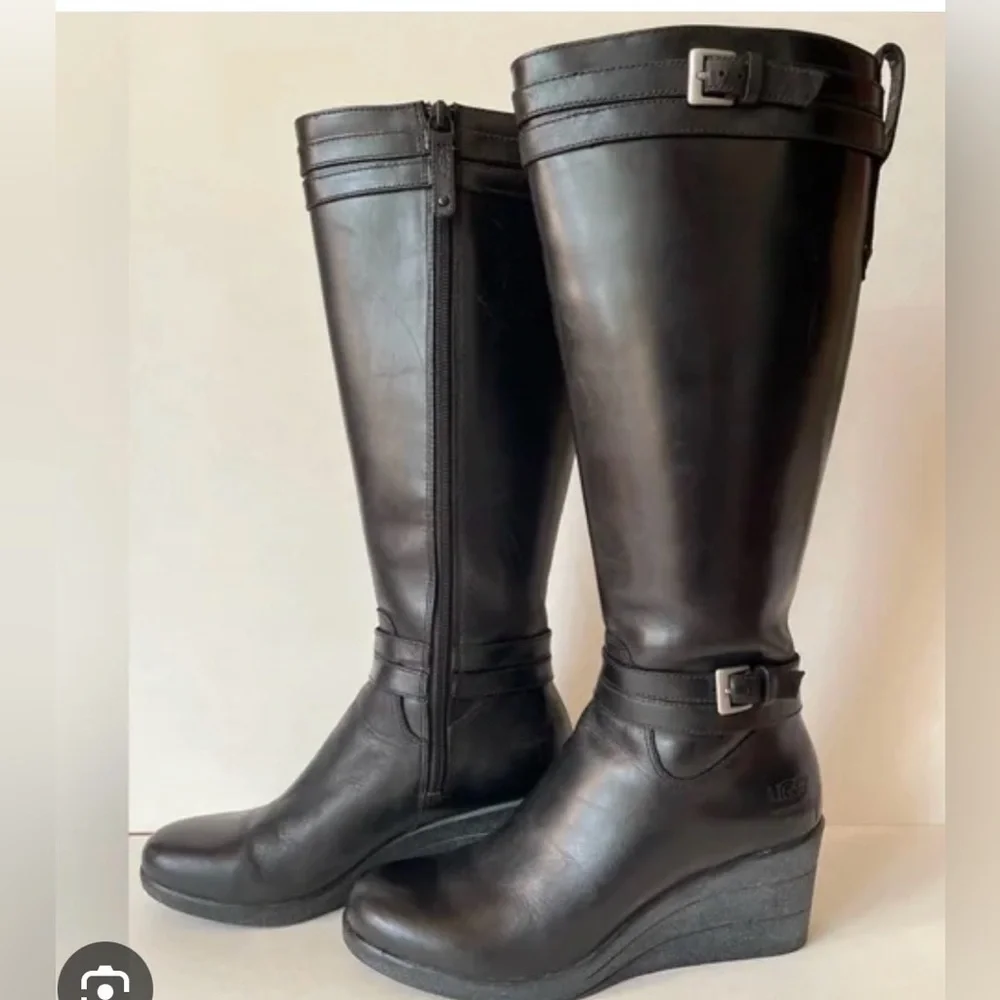 NWOT UGG Women's Black Leather Wedge Boots Sz 7 waterproof warm
